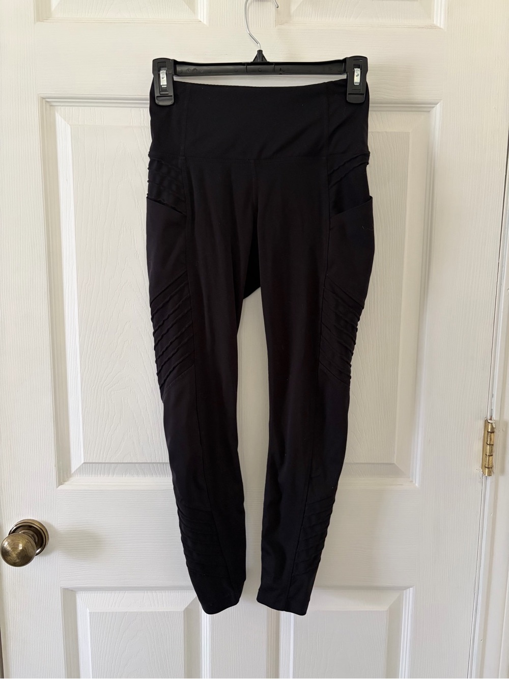 Members Mark Black Active Leggings with Textured Panels and Side Pockets
